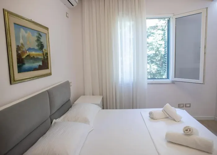 度假居 The Pine Grove