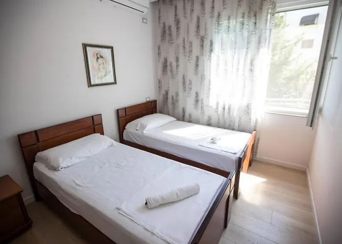 The Pine Grove * 格勒姆